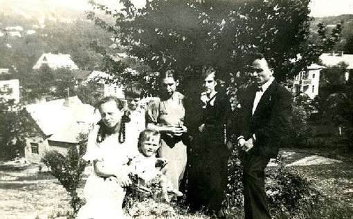Obraz pod tytułem "Grupowa. Rodzina Łuczaj i Orzechowskich"